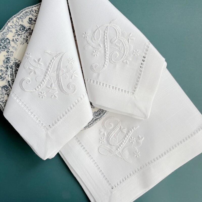 Buchstaben-Serviette mit Monog – Monogrammed Handkerchief Bewertung und Preis