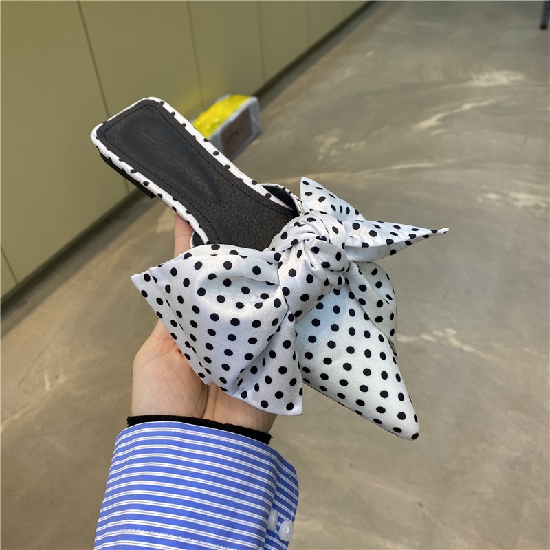 Luxuriöse Designer-Slipper mit – Satin Bow Tie Bewertung und Preis